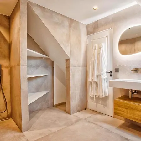 Luxurious 7-bedroom 10 Minutes From Deauville * Saint-Gâtien-des-Bois
