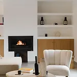 Luxurious 7-bedroom 10 Minutes From Deauville